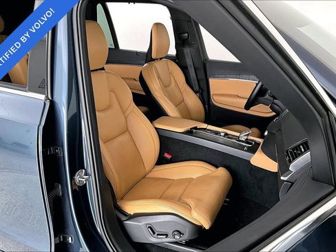 Certified 2025 Volvo XC90 T8 Ultra w/ Protection Package Premier AWD/4WD image 8
