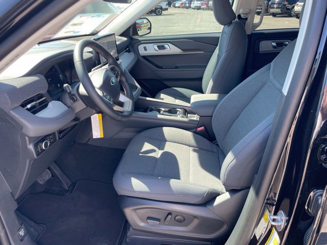 New 2026 Ford Explorer Active RWD image 10