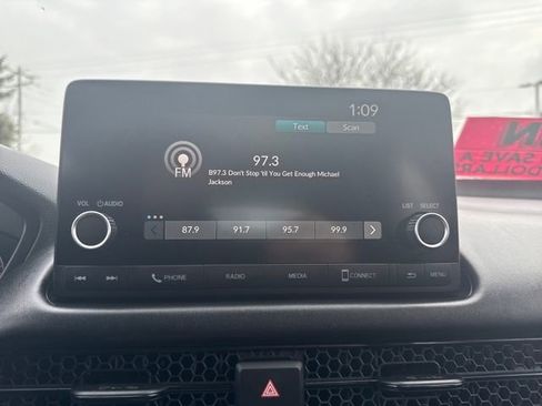 Used 2024 Honda HR-V LX image 33