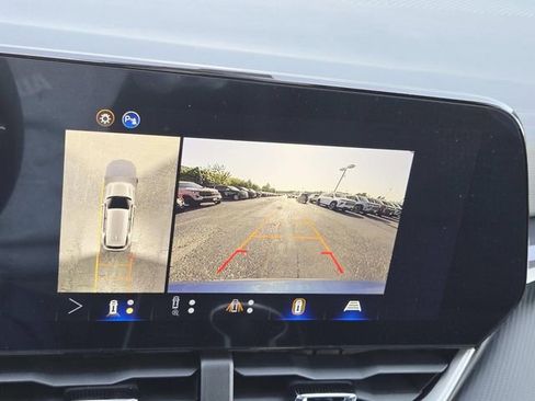 New 2026 Chevrolet Equinox LT w/ Safety and Technology Package FWD image 19