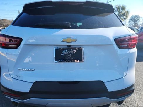 Used 2025 Chevrolet Blazer LT FWD image 8