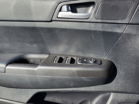 Used 2021 Kia Sportage LX image 23