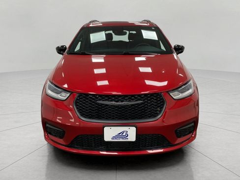 Used 2025 Chrysler Pacifica Limited FWD image 11