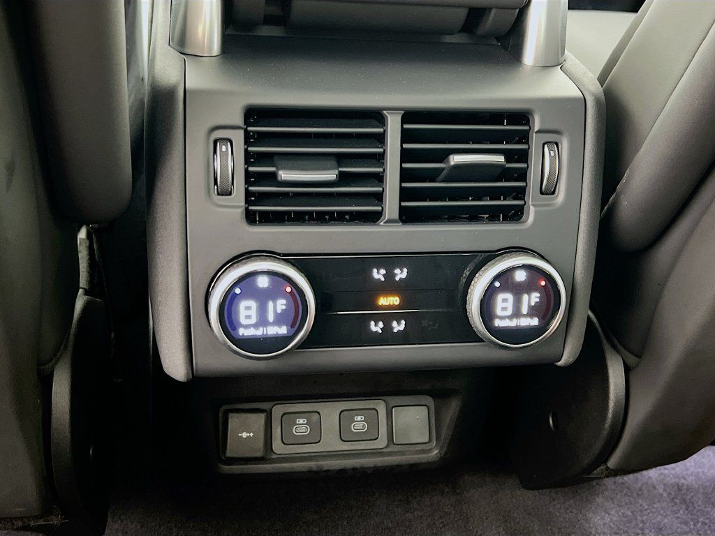Certified 2025 Land Rover Discovery Metropolitan Edition AWD/4WD image 27