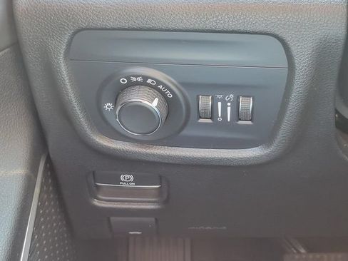 Used 2021 Jeep Grand Cherokee L Laredo AWD/4WD image 16