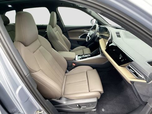 Used 2025 Audi Q5 Premium Plus w/ Premium Plus image 19