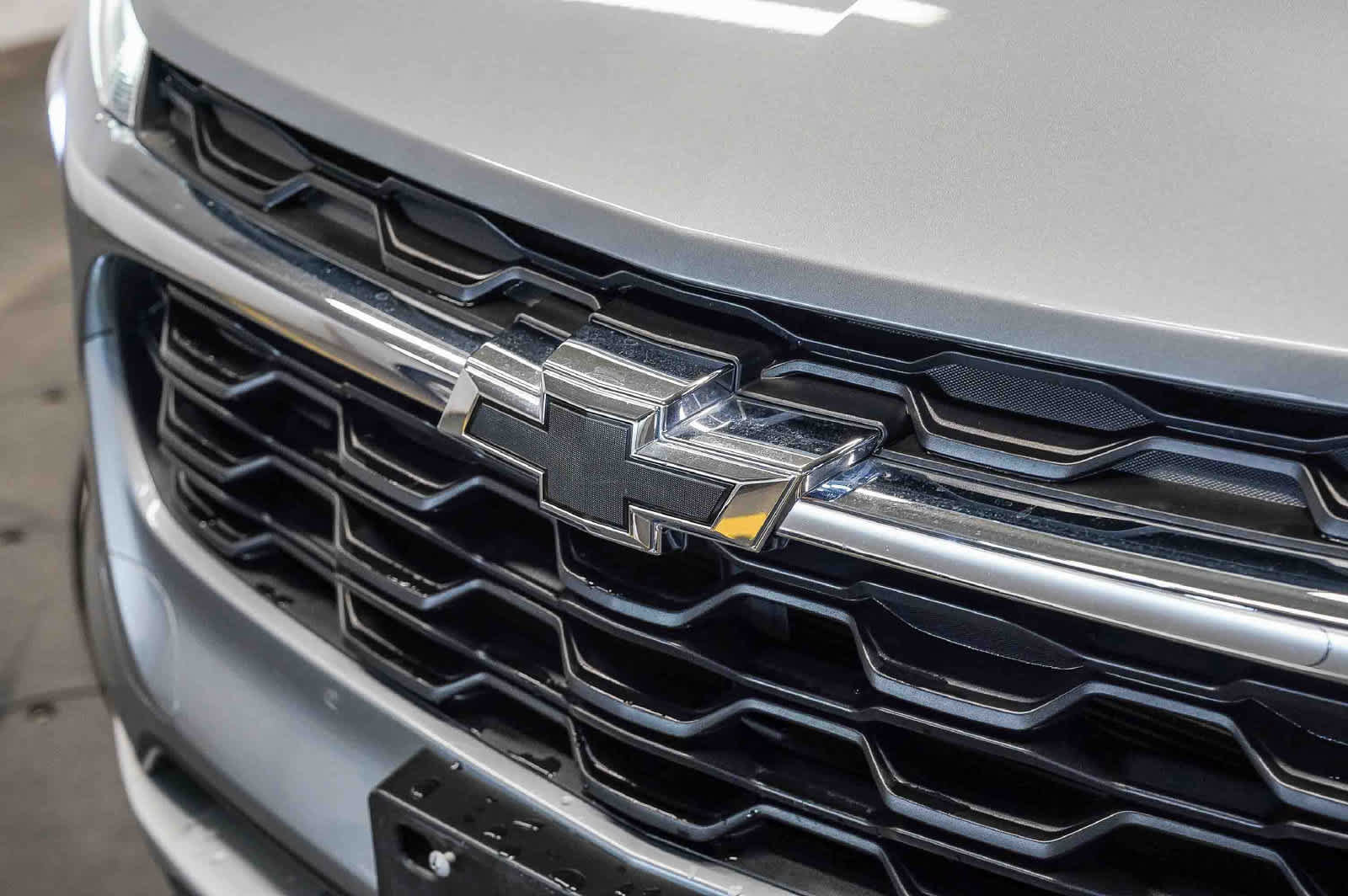 Used 2025 Chevrolet Trax LT FWD image 8