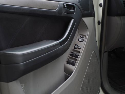 Used 2007 Toyota 4Runner SR5 RWD image 9