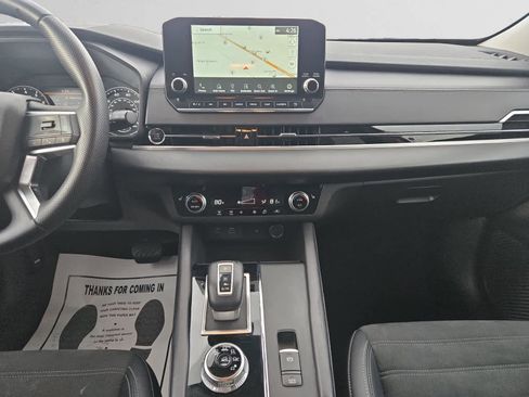 Used 2024 Mitsubishi Outlander SE image 11