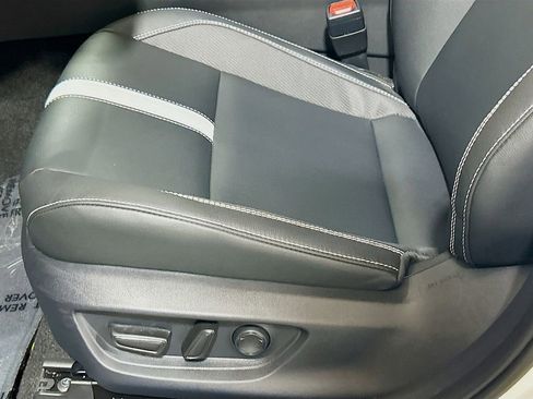 Used 2025 Toyota Camry SE w/ Convenience Package FWD image 16