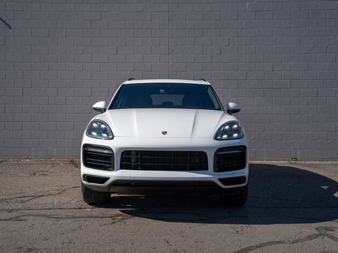 Certified 2022 Porsche Cayenne S image 10