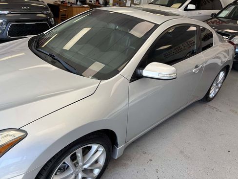 Used 2012 Nissan Altima 3.5 SR w/ Technology Pkg image 3