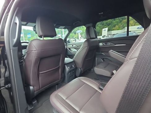 Used 2026 Ford Explorer Platinum w/ LUX Leather Package AWD/4WD image 23