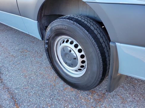 Used 2024 Mercedes-Benz Sprinter 2500 image 5