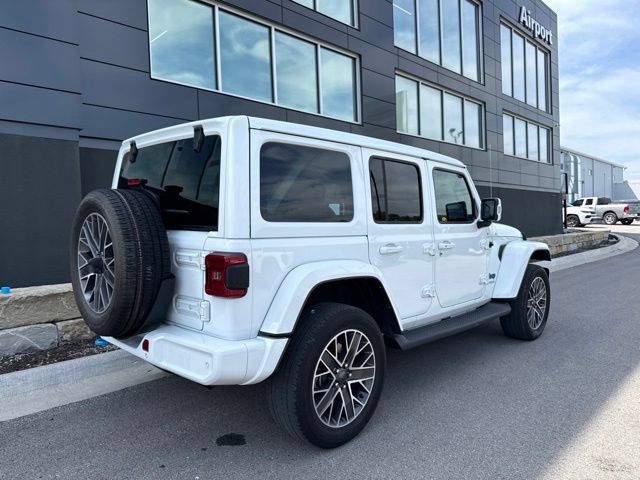 Used 2022 Jeep Wrangler Unlimited Sahara AWD/4WD image 3