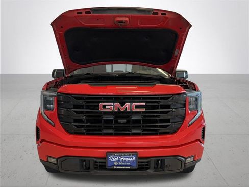 Used 2022 GMC Sierra 1500 Elevation w/ Elevation Premium Package AWD/4WD image 4