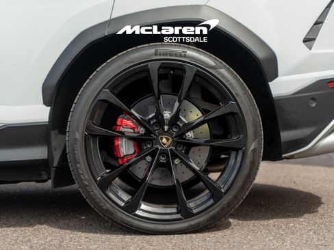 Used 2022 Lamborghini Urus AWD/4WD image 34