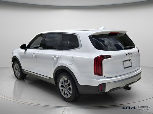 Certified 2023 Kia Telluride LX FWD image 8