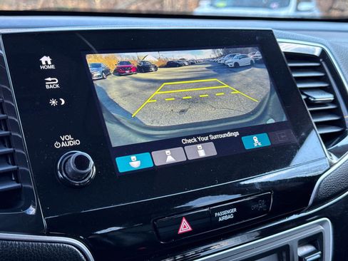 Used 2021 Honda Pilot Touring image 29