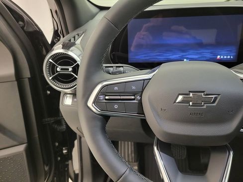 New 2026 Chevrolet Equinox LT w/ Convenience Package II FWD image 5