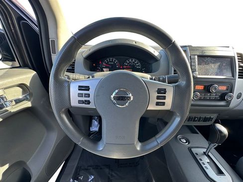 Used 2020 Nissan Frontier SV w/ Midnight Edition Floor Mats image 12