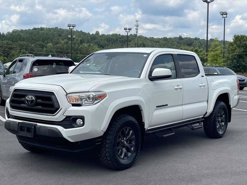 Used 2023 Toyota Tacoma SR5 RWD image 7