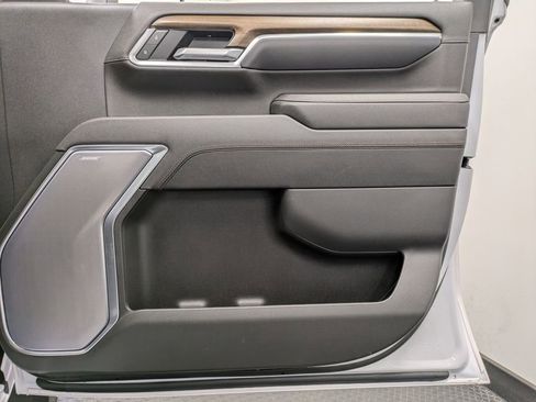 Used 2025 Chevrolet Silverado 2500 High Country w/ High Country Premium Package image 28