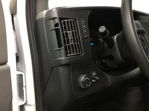 Used 2023 GMC Savana 2500 w/ Driver Convenience Package image 9