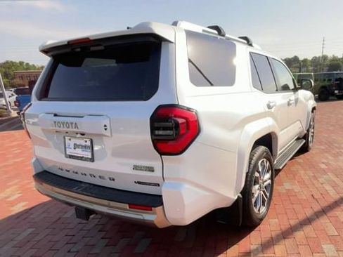 Used 2025 Toyota 4Runner Limited AWD/4WD image 9