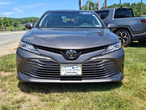 Used 2018 Toyota Camry XLE w/ Protection Package (Q2) FWD image 2