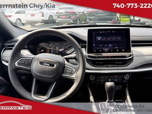 Used 2024 Jeep Compass Latitude AWD/4WD image 6