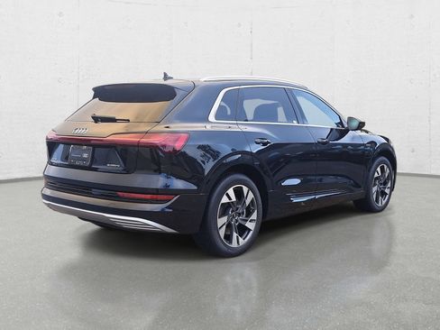 Certified 2023 Audi e-tron Premium Plus w/ Premium Plus Package AWD/4WD image 5