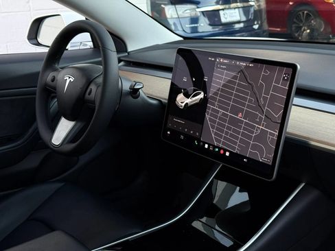 Used 2020 Tesla Model 3 Performance AWD/4WD image 17
