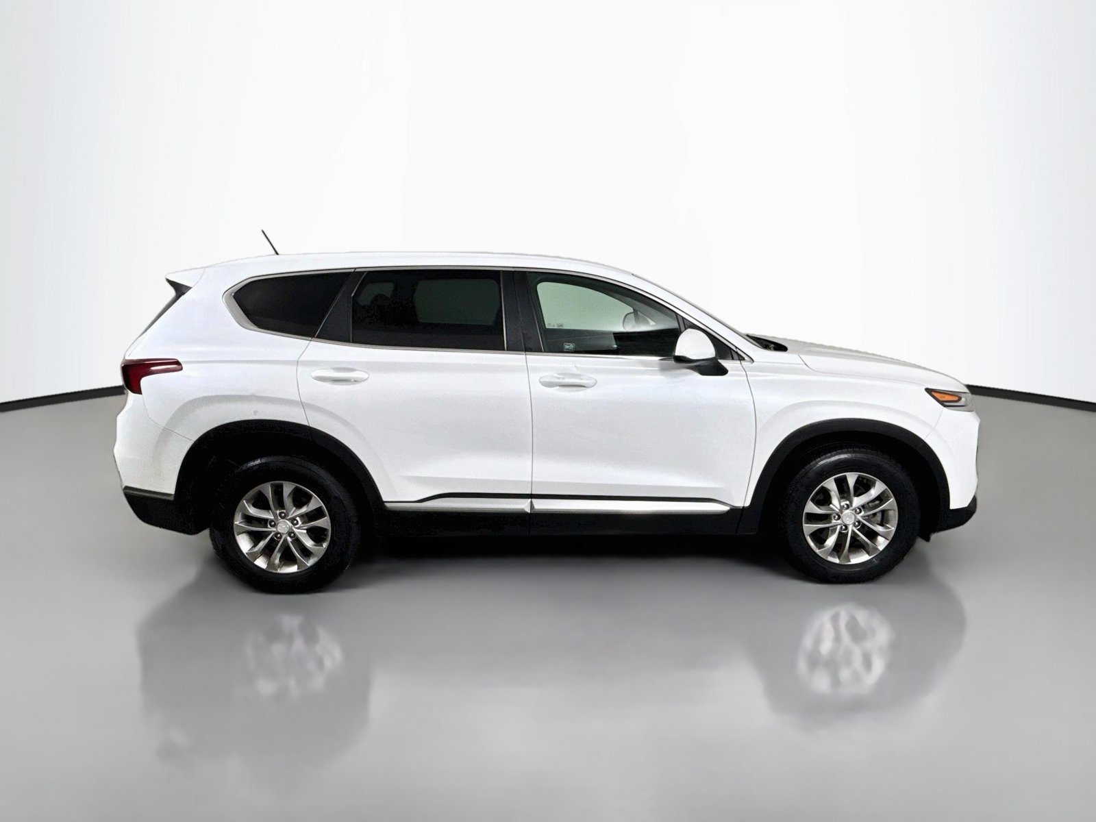 Used 2019 Hyundai Santa Fe SE AWD/4WD image 8