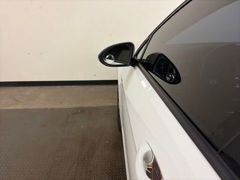 Used 2016 Volkswagen e-Golf SEL Premium image 13