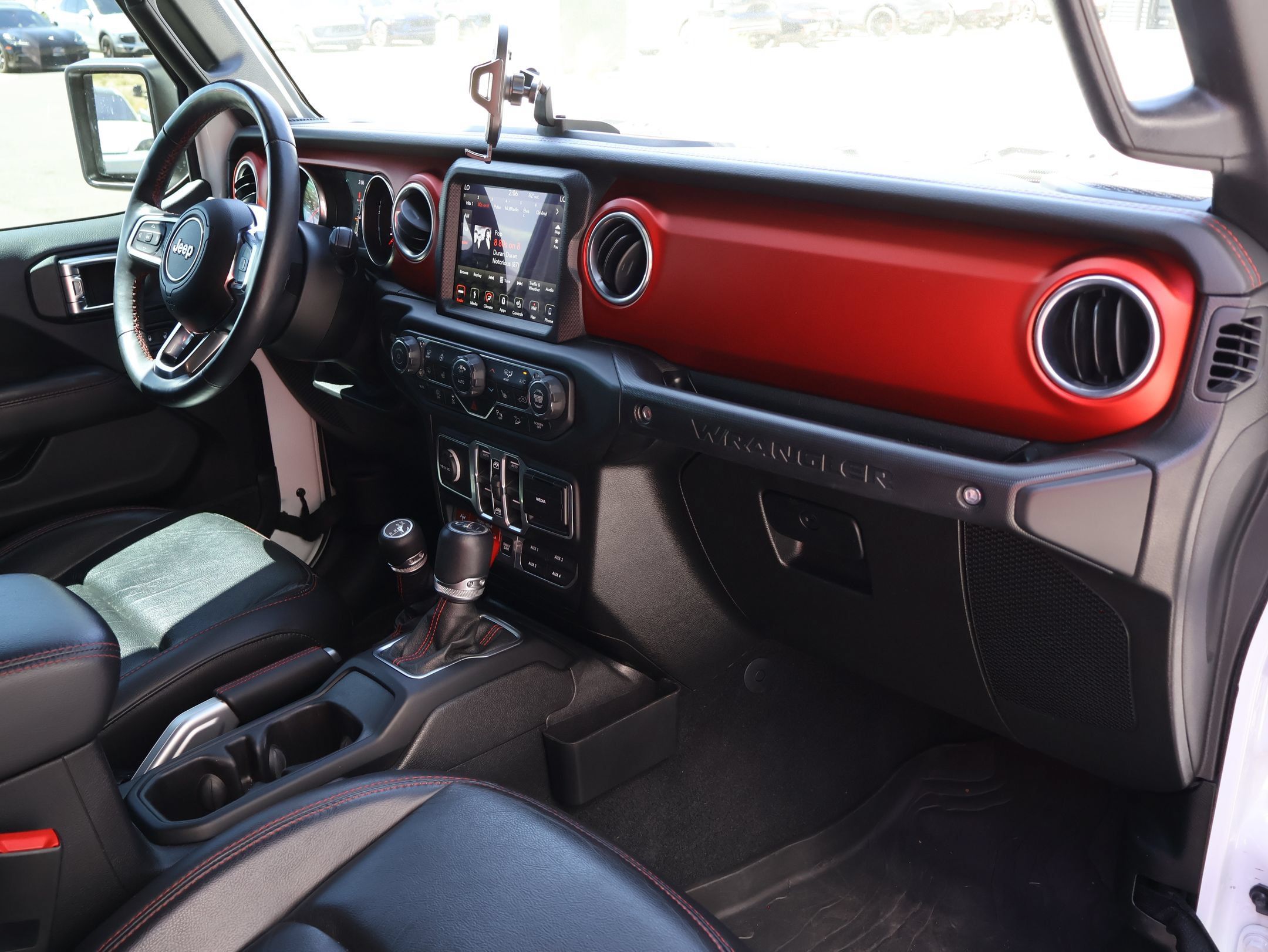 Used 2018 Jeep Wrangler Unlimited Rubicon AWD/4WD image 32