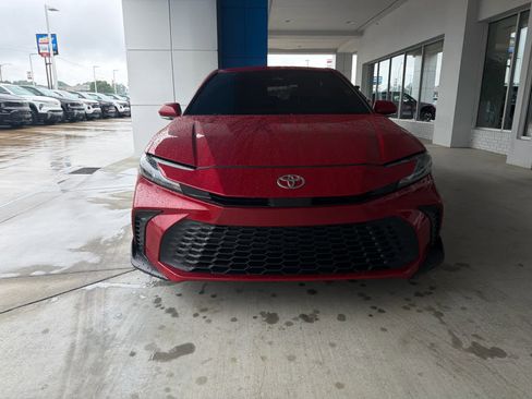 Used 2025 Toyota Camry SE FWD image 10