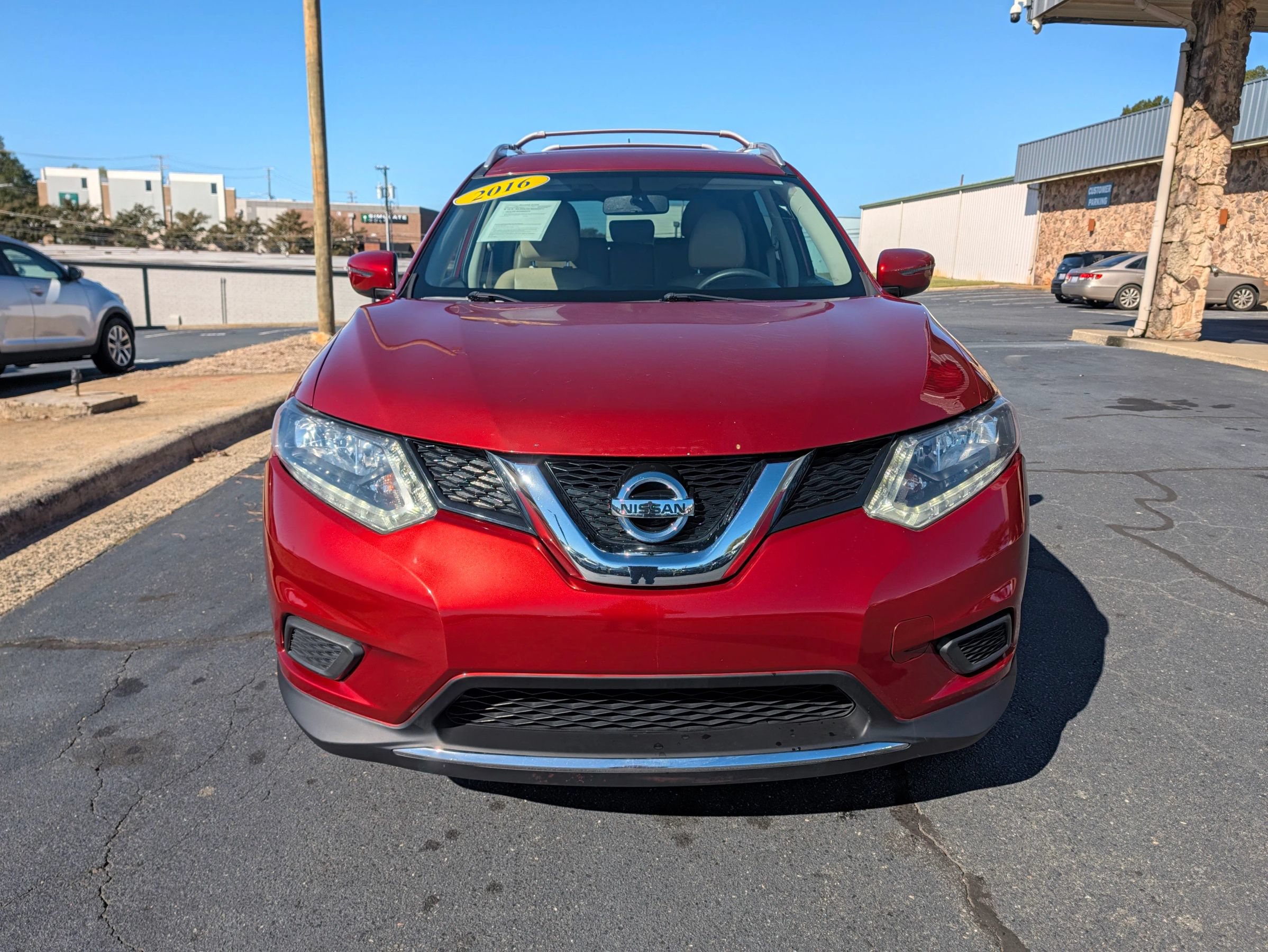 Used 2016 Nissan Rogue SV AWD/4WD image 2