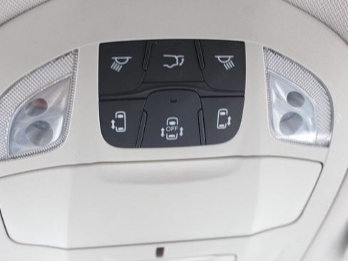 Used 2018 Chrysler Pacifica Touring-L Plus FWD image 34