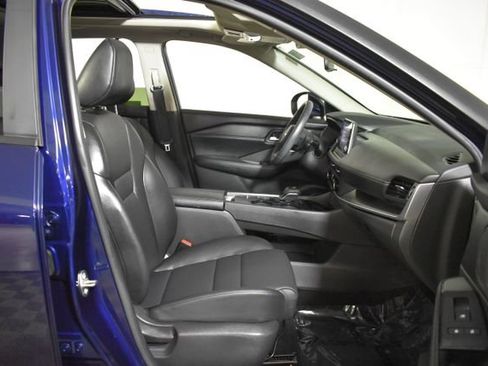 Used 2024 Nissan Rogue SV w/ SV Premium Package FWD image 34