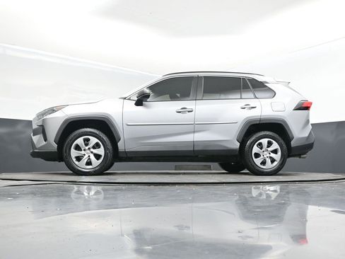 Used 2021 Toyota RAV4 LE image 39