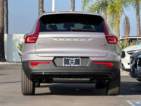 New 2026 Volvo XC40 B5 Ultra image 4