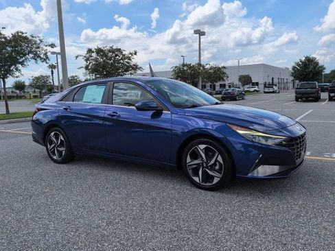 Used 2023 Hyundai Elantra Limited FWD image 2