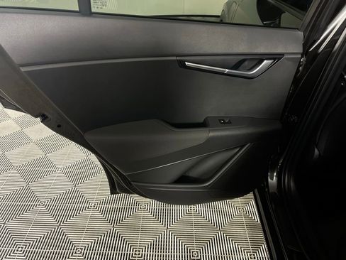 Used 2023 Kia Niro EX image 24