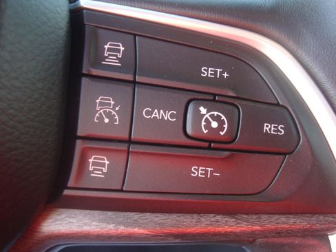 Used 2021 Jeep Grand Cherokee L Limited image 12