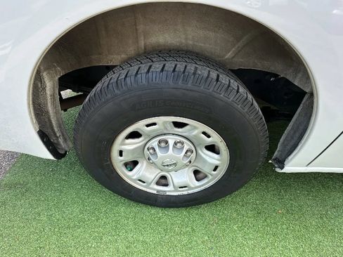 Used 2019 Nissan NV 2500 SV RWD image 18