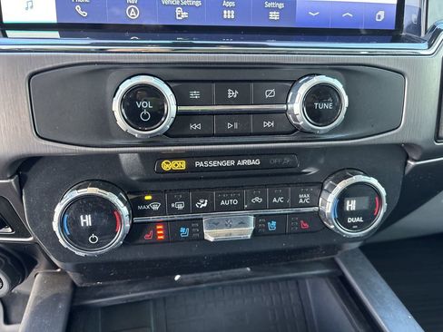 Used 2022 Ford F450 Limited w/ FX4 Off-Road Package image 18