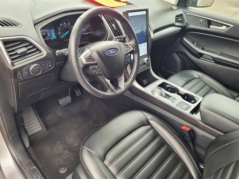 Used 2022 Ford Edge SEL w/ Convenience Package image 7