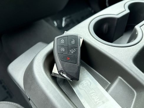 Used 2023 Chevrolet Silverado 1500 LT AWD/4WD image 23