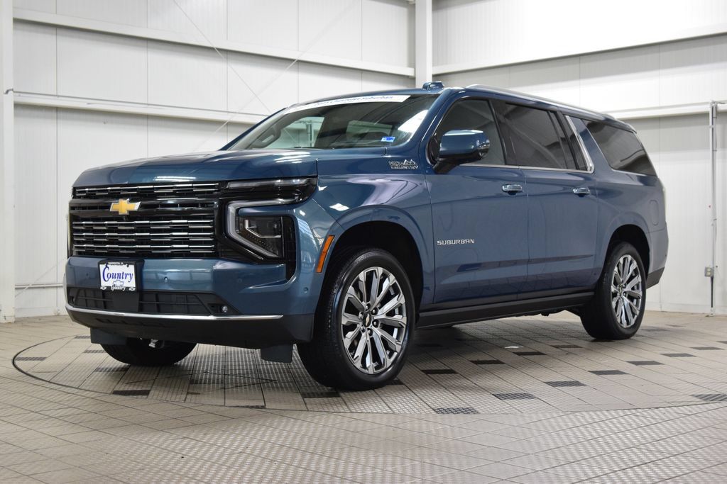 Used 2025 Chevrolet Suburban High Country AWD/4WD image 3